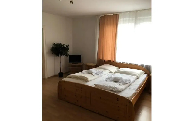 City Hotel-Garni