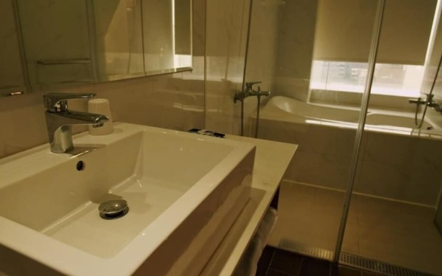 Crystal City Hotel