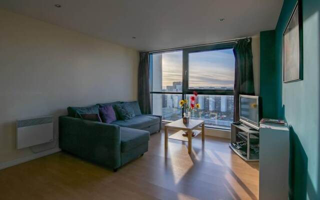 2 Bed Apartment near Hydro and SEC