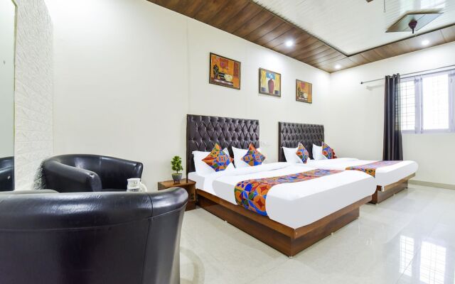 FabHotel Golden Oak Villa
