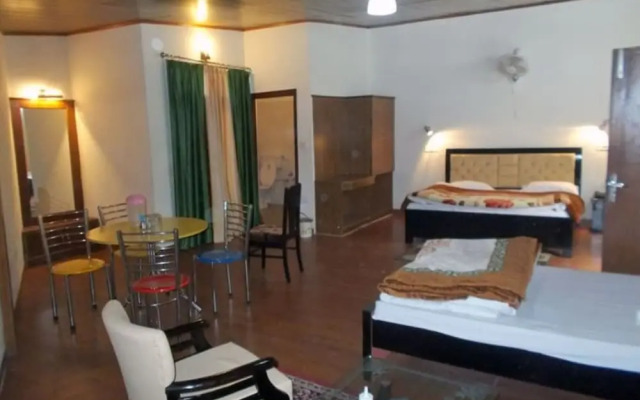 Hotel Moon