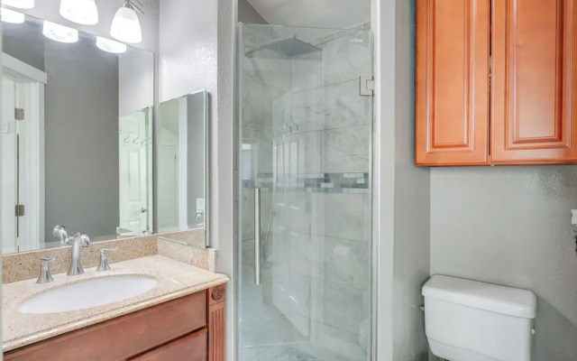 Renton Home: Gazebo w/ TV & Bbq, 15 Mi to Seattle