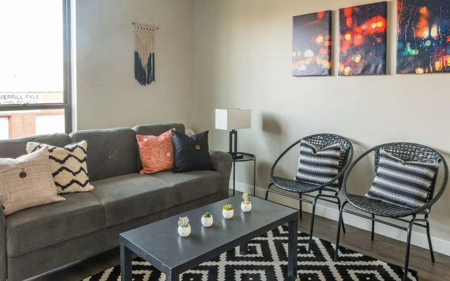 FRONTDESK Flux Apts Downtown Des Moines