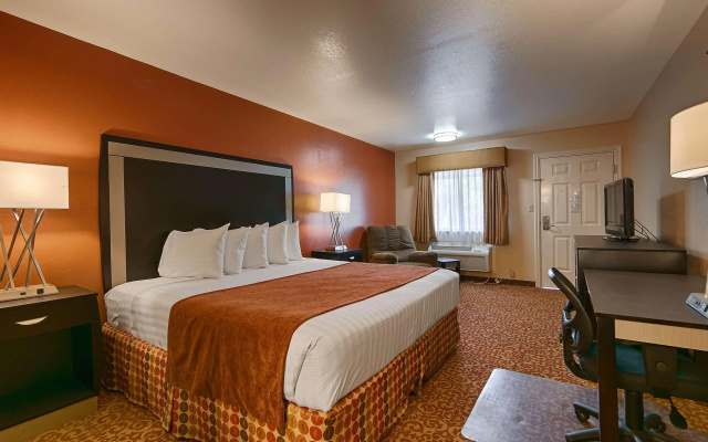 Best Western Inn by the Lake