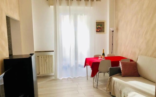 Lovely 2 Room Apartment with Small Garden