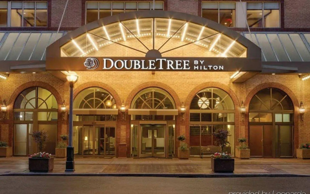 DoubleTree by Hilton Hotel Toronto Downtown