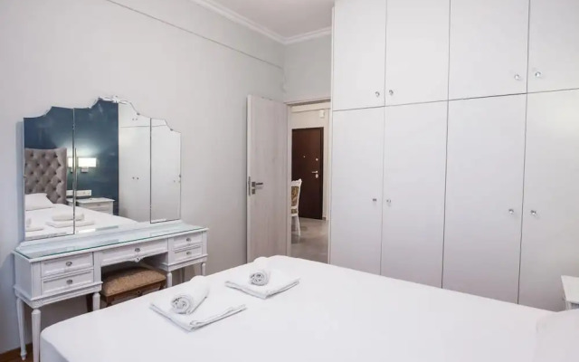 Brand new apt in Zografou