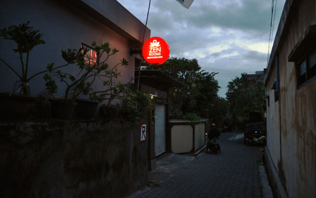 ZEN Rooms Seminyak Gang Rahayu