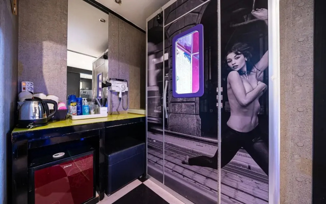 Bus Hotel