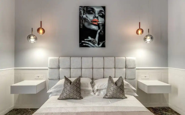 Spanish Steps Oasis Suites