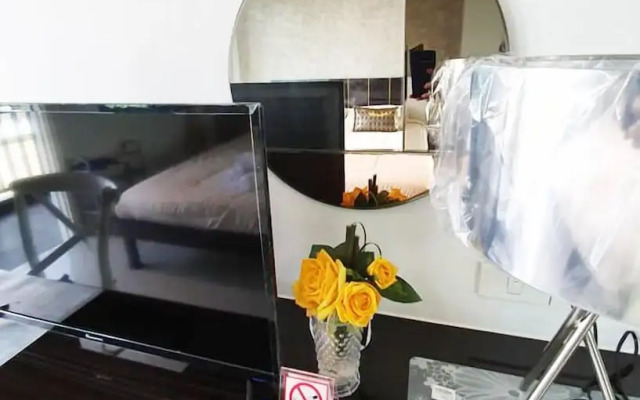 Samutsakorn Apartment