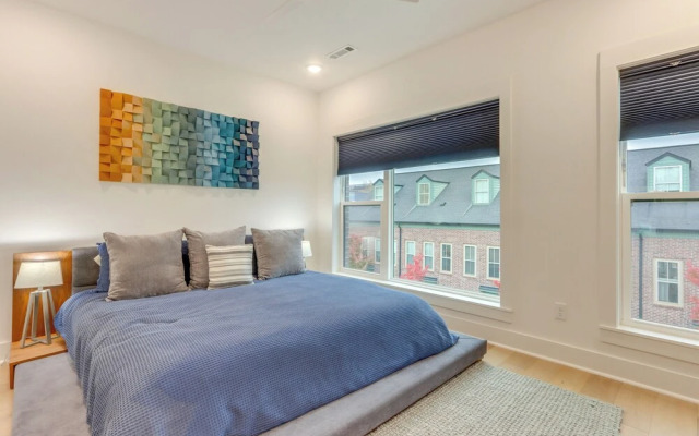 Near Downtown: Luxury Townhome in Bentonville!