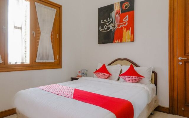 OYO 2295 Daffi Family Residence