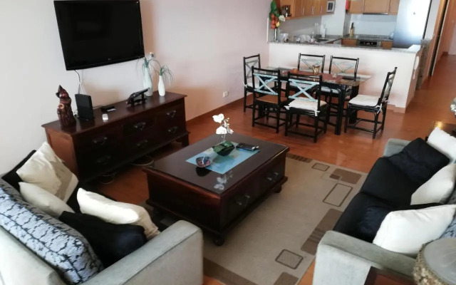 By the Beach & Pool Apartment