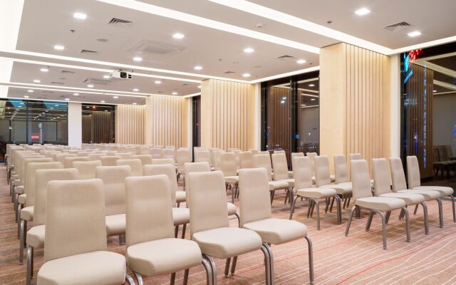 Sky Loft Hotel Kyiv by Rixwel