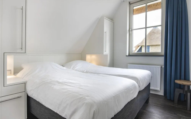 Villa With a Sauna in Tjeukemeer