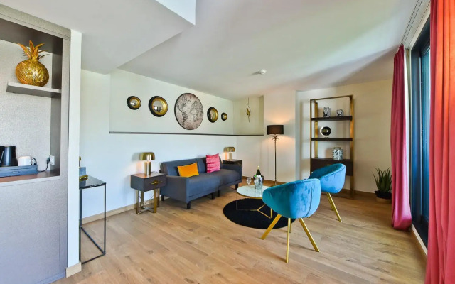Hotel La Villa Port d Antibes & Spa