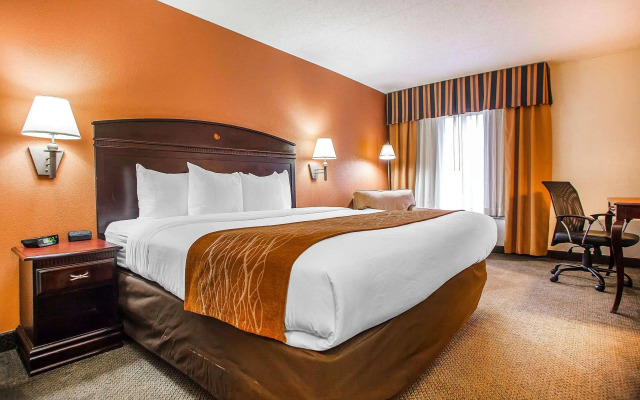 Comfort Inn & Suites Somerset - New Brunswick