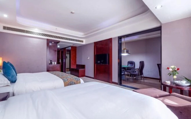 Royal Hotel