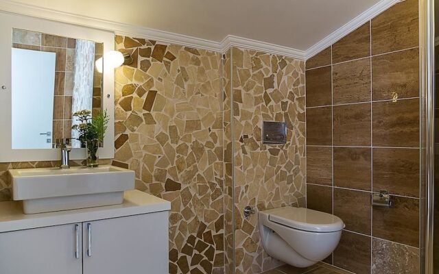 Villa Mountain by Akdenizvillam