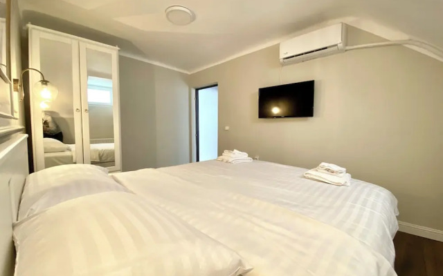 Moise House - Kosher ApartHotel