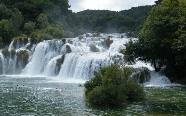 Comfortable Apartment in Zadar With TV