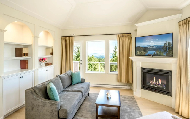 Villa Eyrie Resort