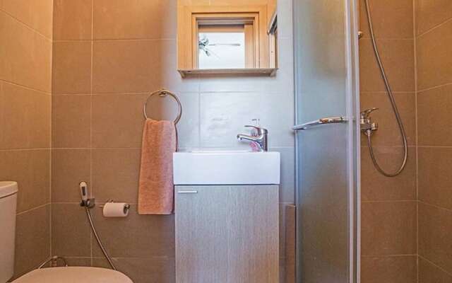 Apt Faye, Beautiful 2bdr Pernera Apartment