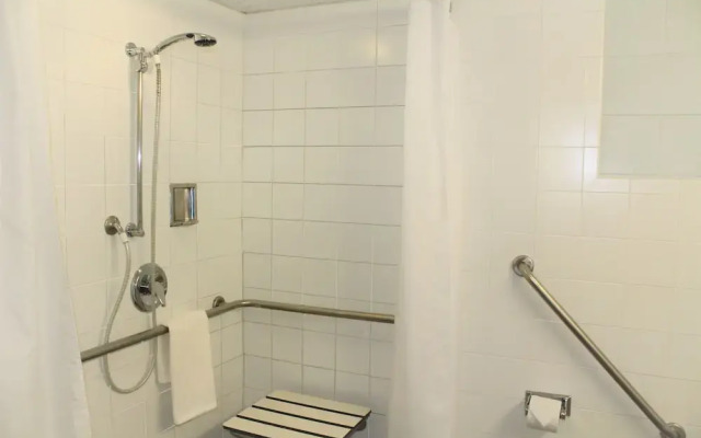 Residence & Conference Centre - Welland