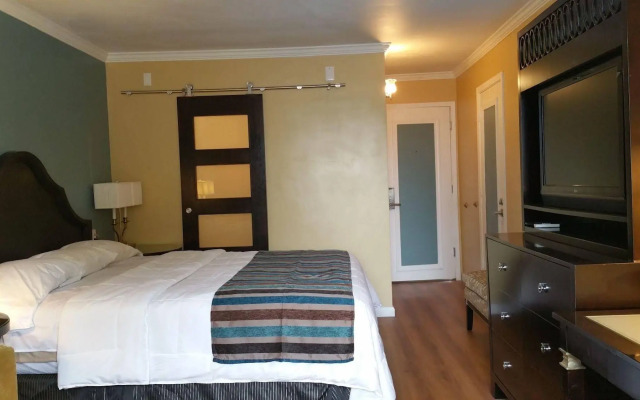 Marina Village Inn
