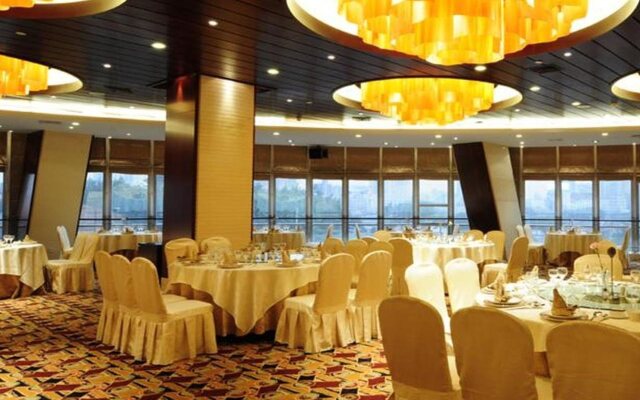 Golden Port Hotel