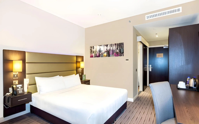 Premier Inn Dubai Al Jaddaf Hotel - Image 3