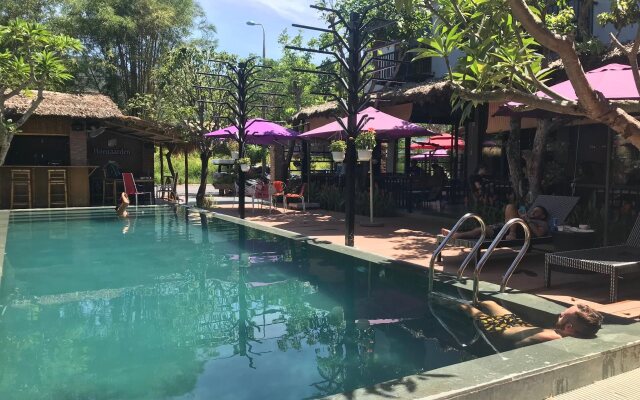 Zoneland Apartments - Tropical Forest Mountain View - Hostel