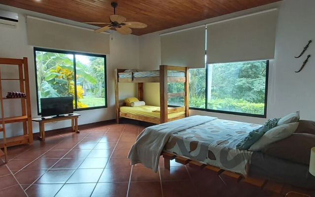 Casa Alice Surf Lodge - Hostel
