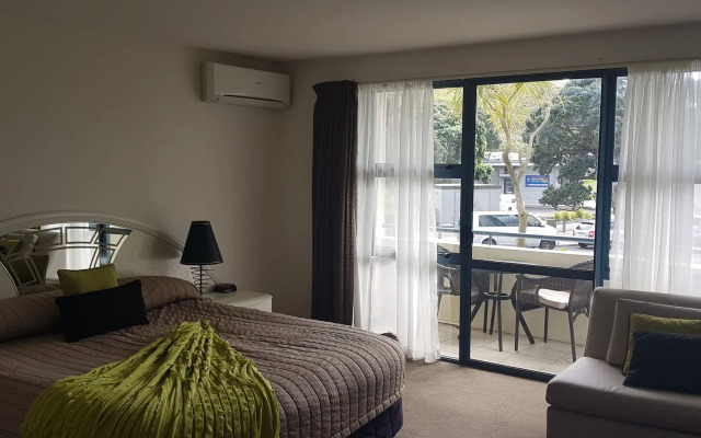 Oceanside Resort & Twin Towers