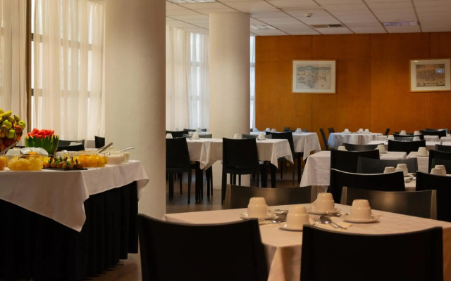 VIP Executive Eden Aparthotel