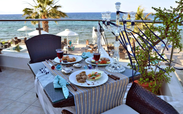 Belussi Beach Hotel & Suites