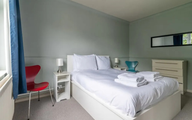 Charming One Bed Abode In East Putney