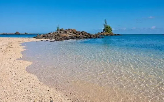 Bon Azur Beachfront Suites & Penthouses