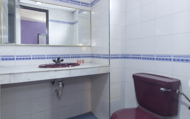 Super OYO 473 Comfort Hotel 2