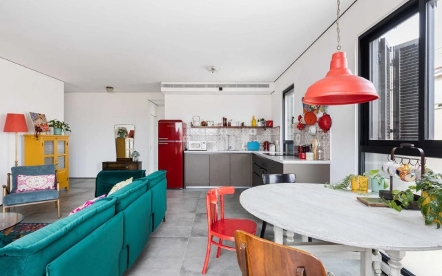 Netas Art by TLV2RENT