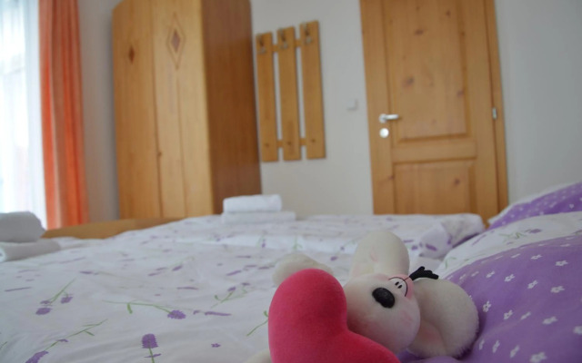 Lipno Riviéra - Myši v botě