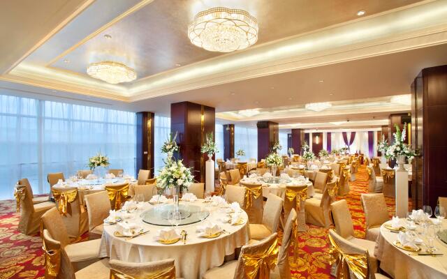 Regal Plaza Hotel & Residence Waigaoqiao