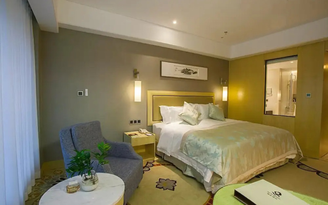 Rich Hotel
