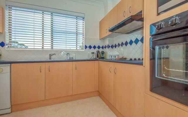 Victory Court, 6/3-7 Columbia Close 'Pelican Shores'