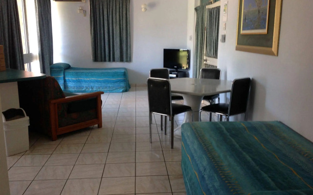 Palms Motel