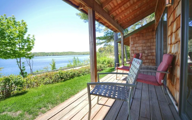 Whaleback Inn