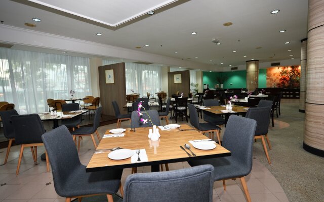 TF Riverside Hotel