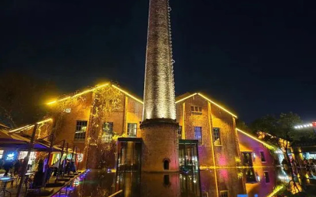 Taoshe Art Hotel (Jingdezhen People's Square)