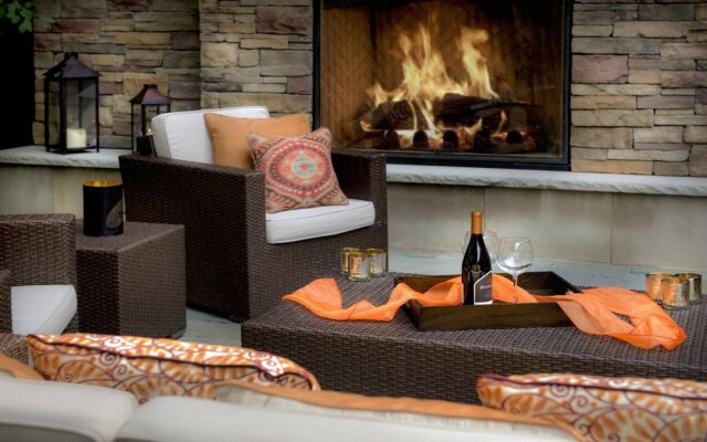 Trumbull Marriott Shelton